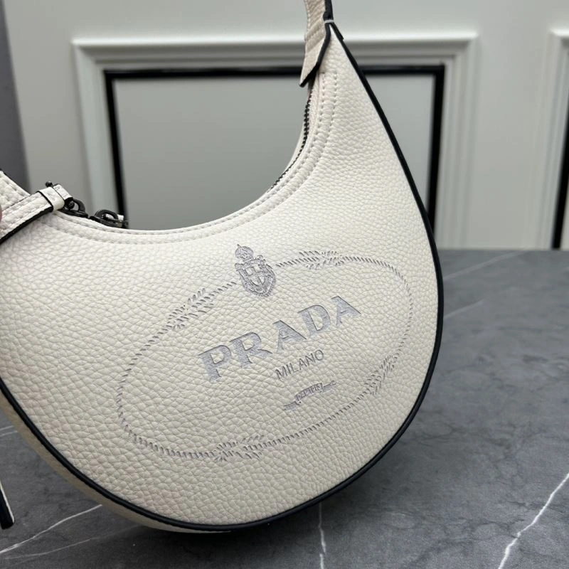 Prada Hobo Bags ZipUp 83001