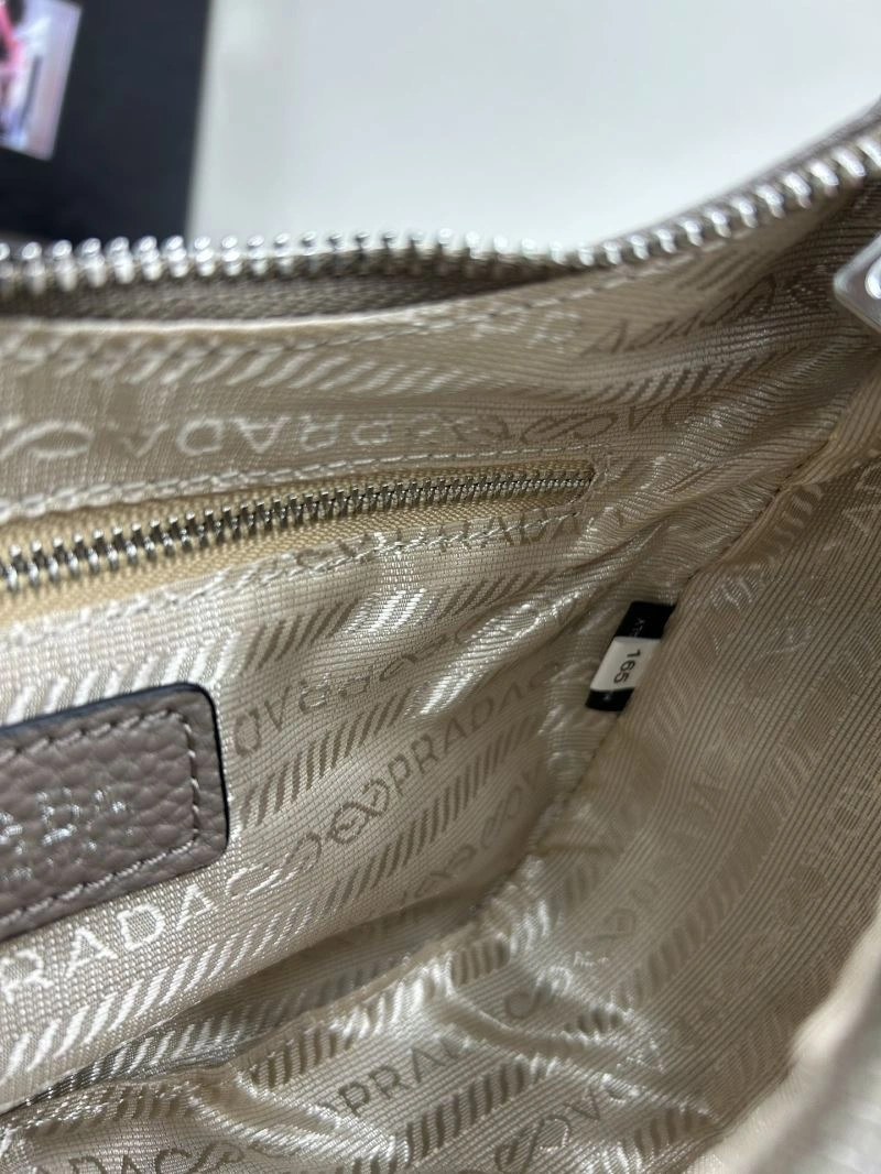 TravelReady Prada Hobo Bags 82993