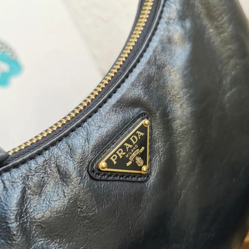 Prada Hobo Bags RelaxedFit 74930