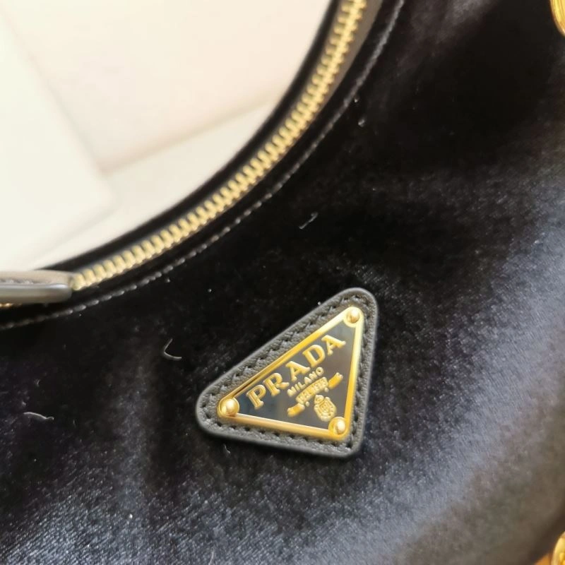 Supportive Prada Hobo Bags 74914