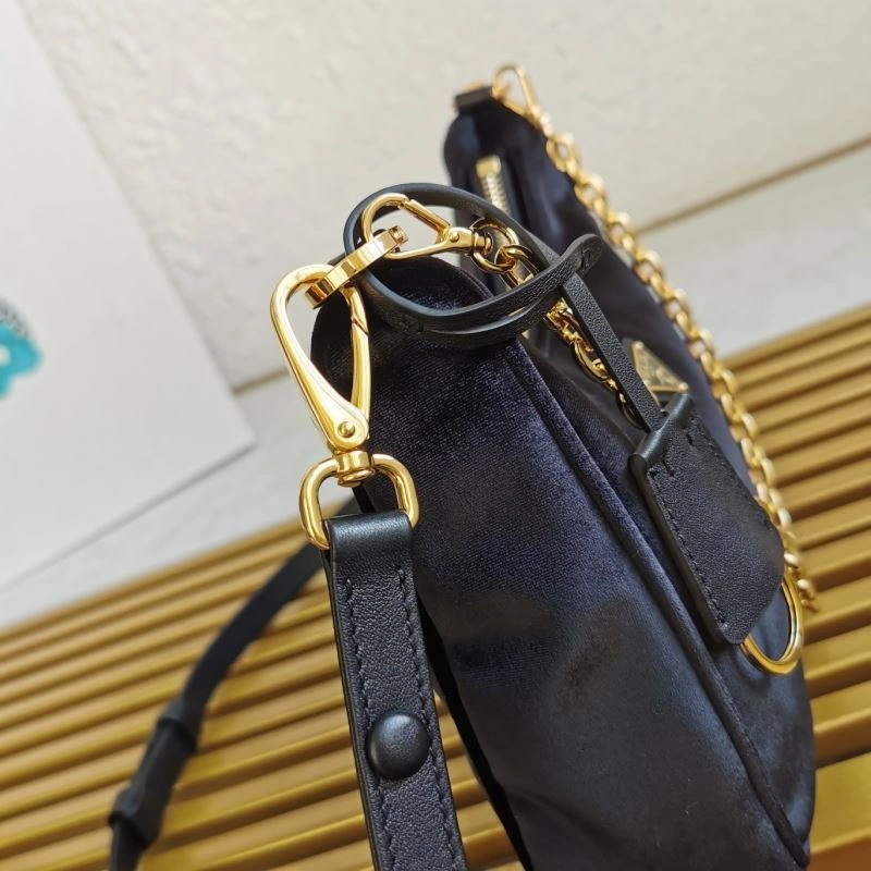 Supportive Prada Hobo Bags 74914