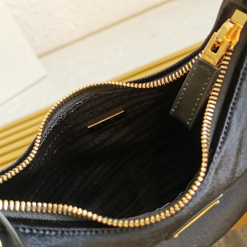 Supportive Prada Hobo Bags 74914