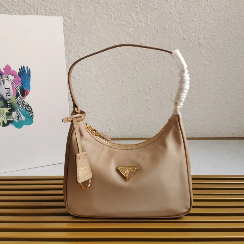 Chic Prada Hobo Bags 74917