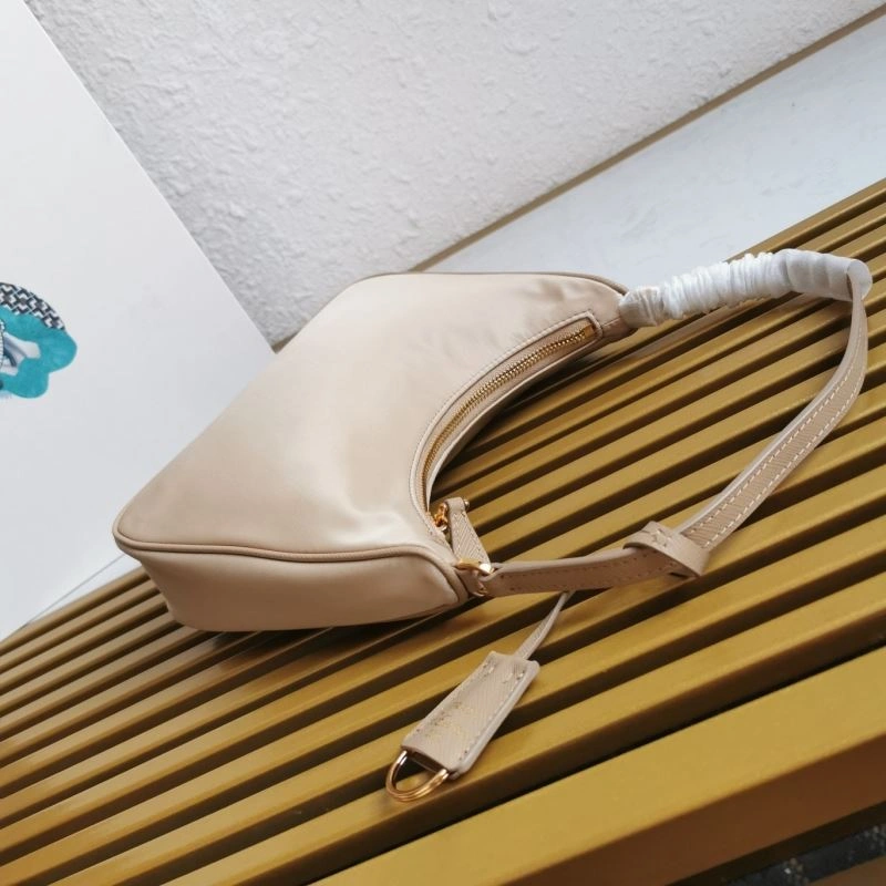 Chic Prada Hobo Bags 74917