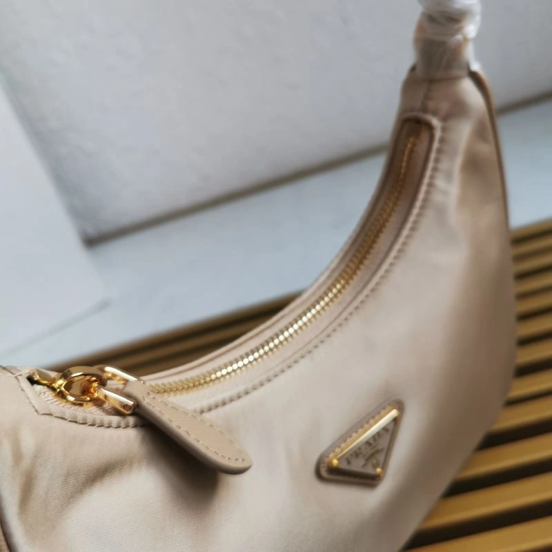 Chic Prada Hobo Bags 74917