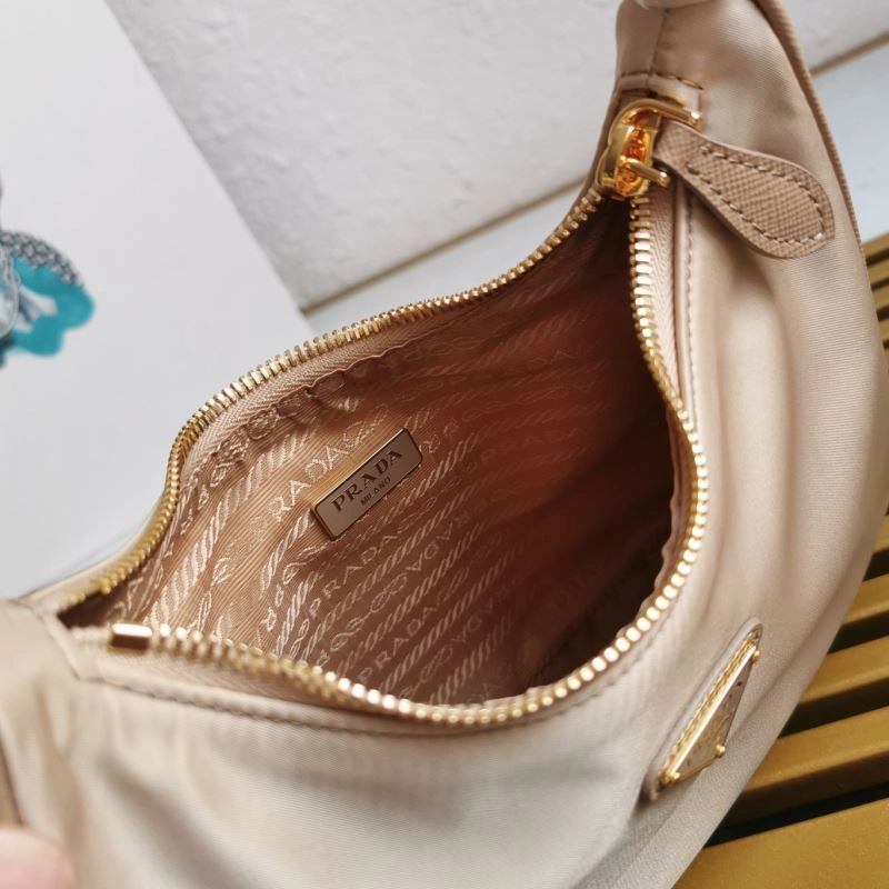 Chic Prada Hobo Bags 74917