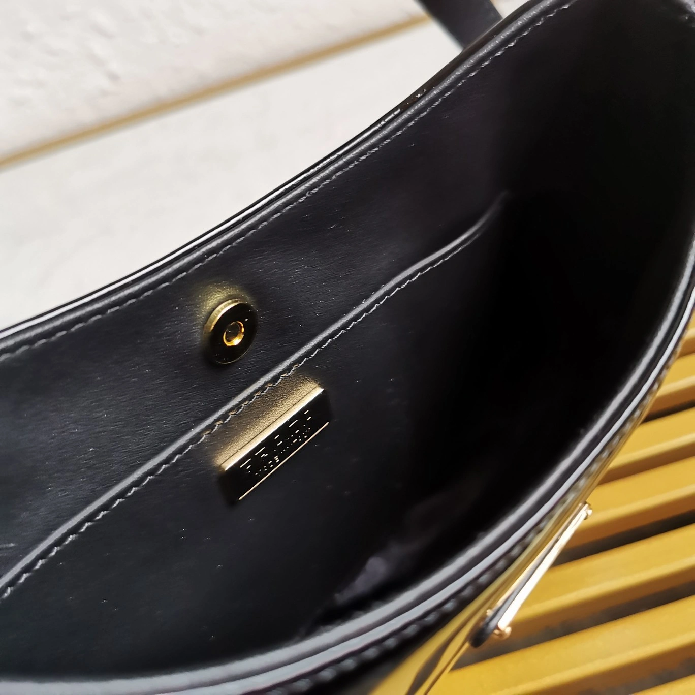 Flexible Prada Hobo Bags 73659