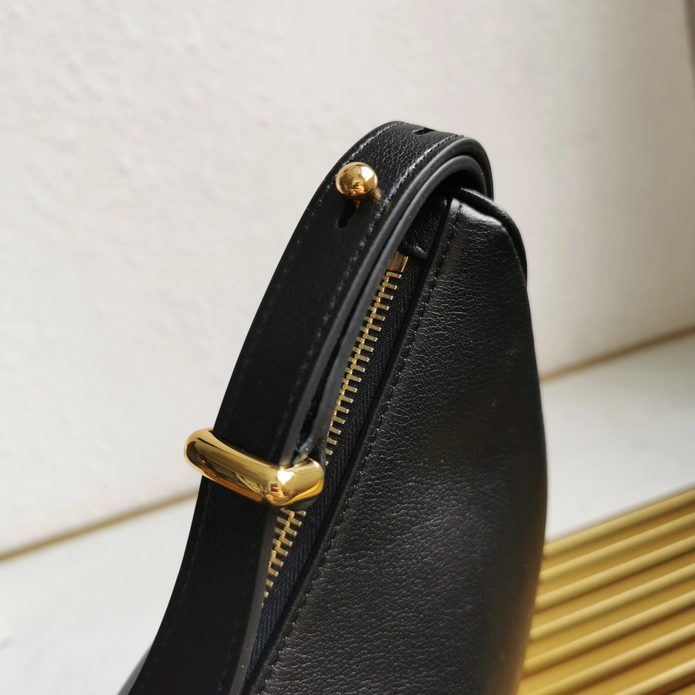 Prada Hobo Bags ModernLook 73698