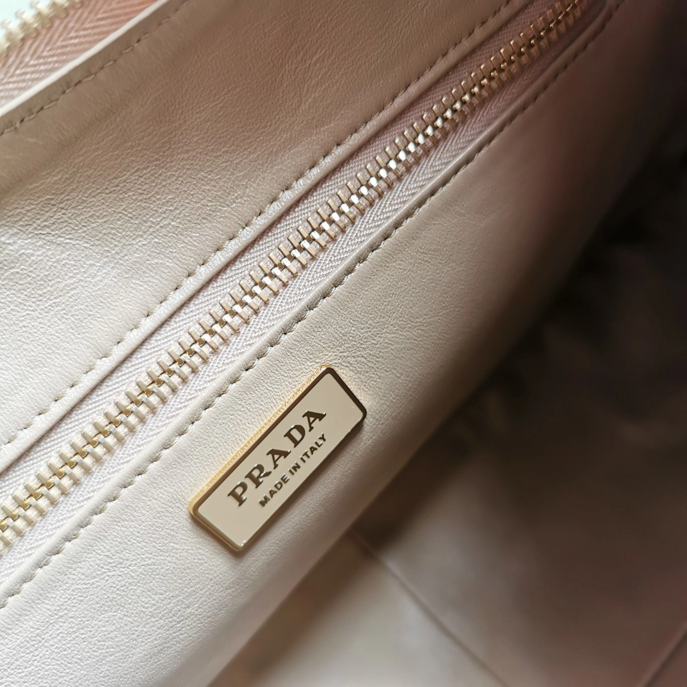 Premium Prada Hobo Bags 71598