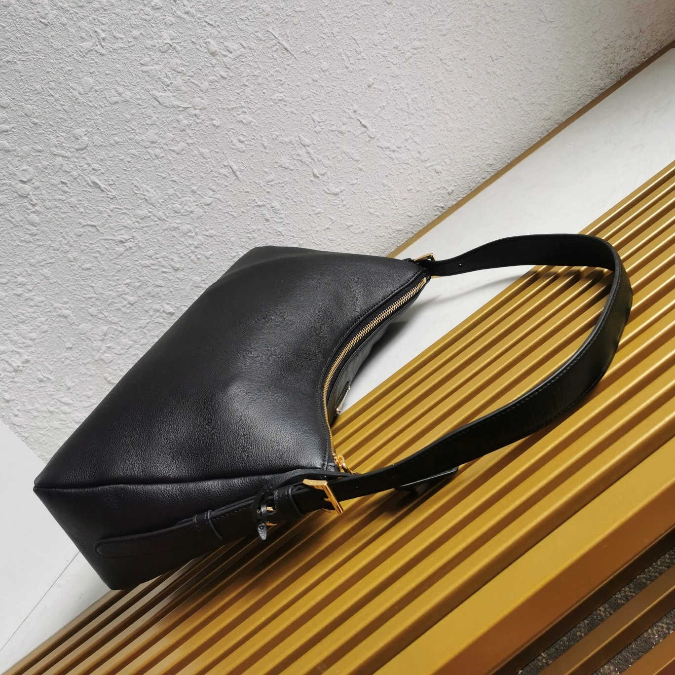 Prada Hobo Bags QuickDry 71628