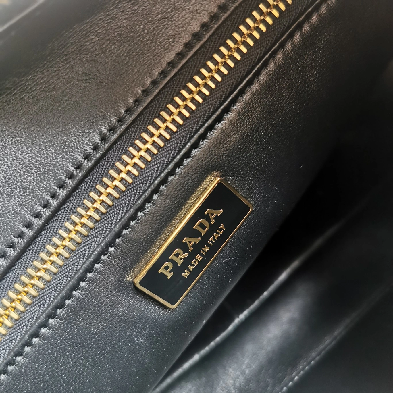 Prada Hobo Bags QuickDry 71628