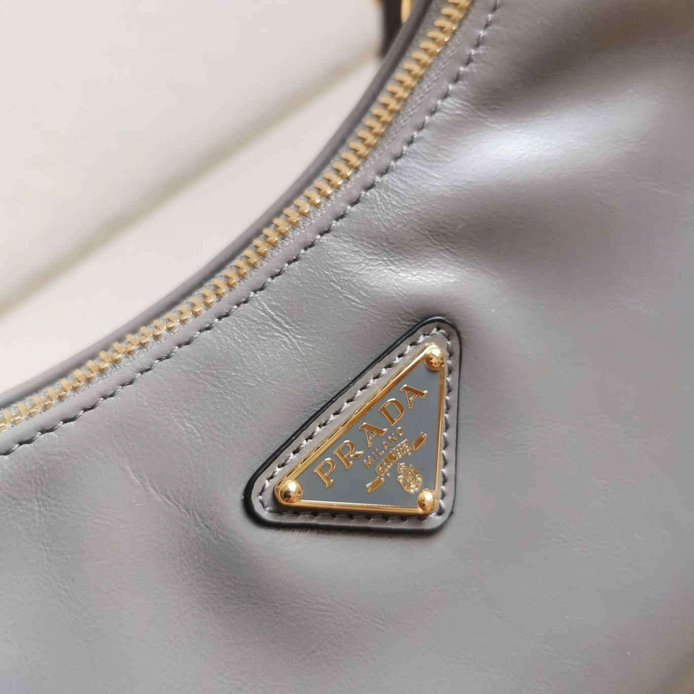 Prada Hobo Bags Refined 71584