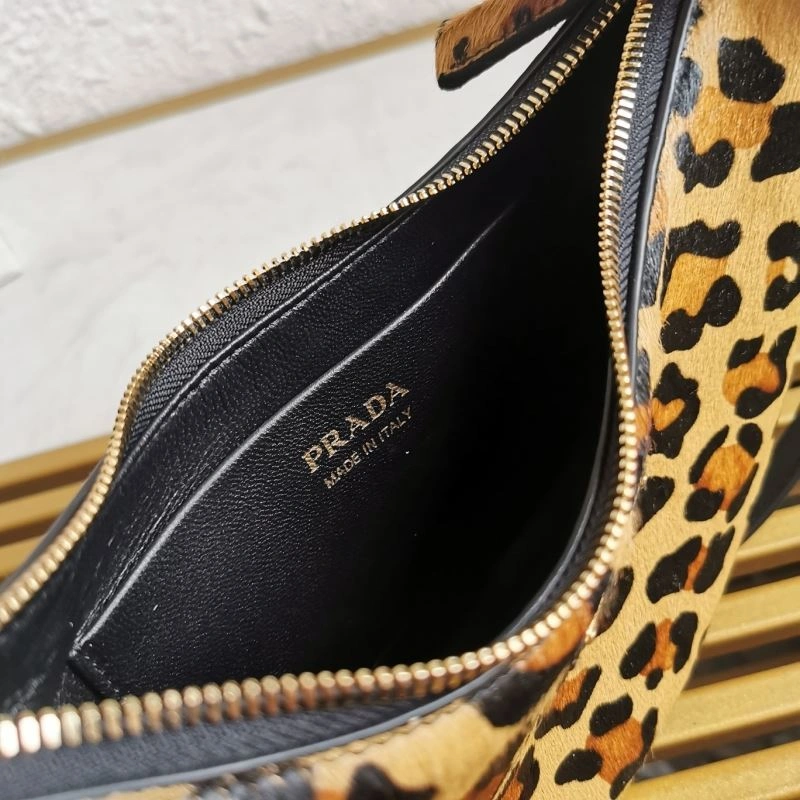 Chic Prada Hobo Bags 60667