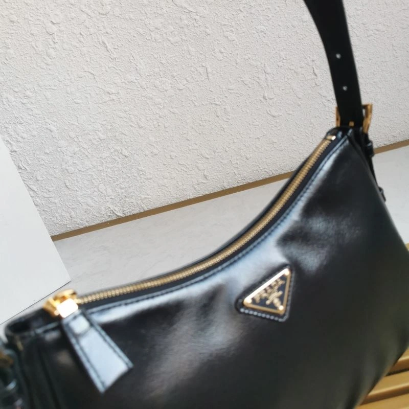 Prada Hobo Bags Minimalist 60657