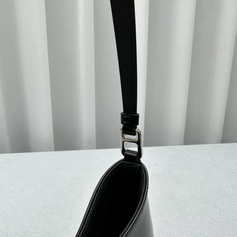 Prada Hobo Bags Vibrant 55637