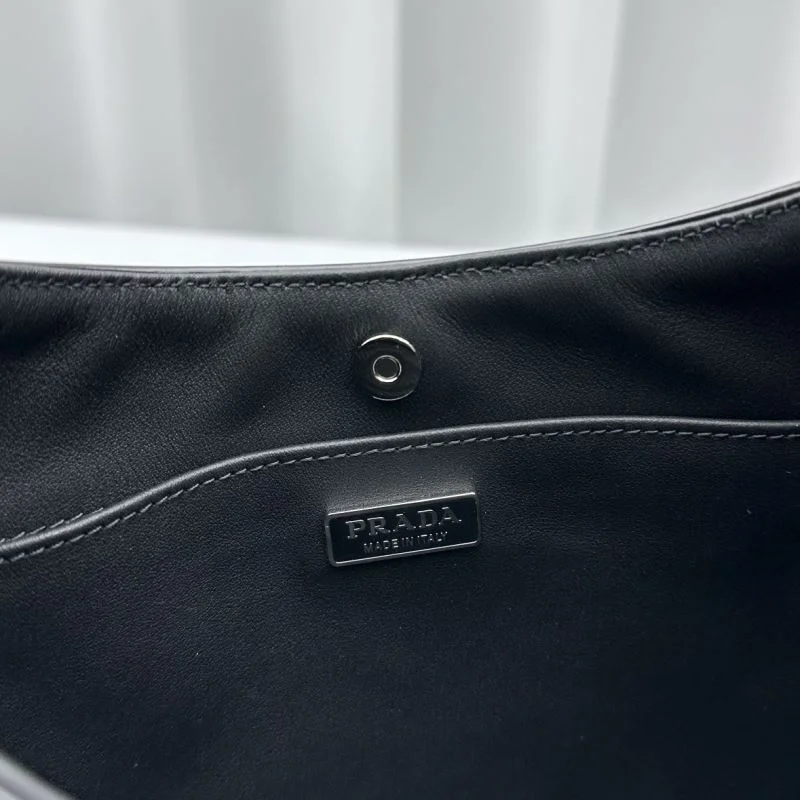 Prada Hobo Bags Vibrant 55637