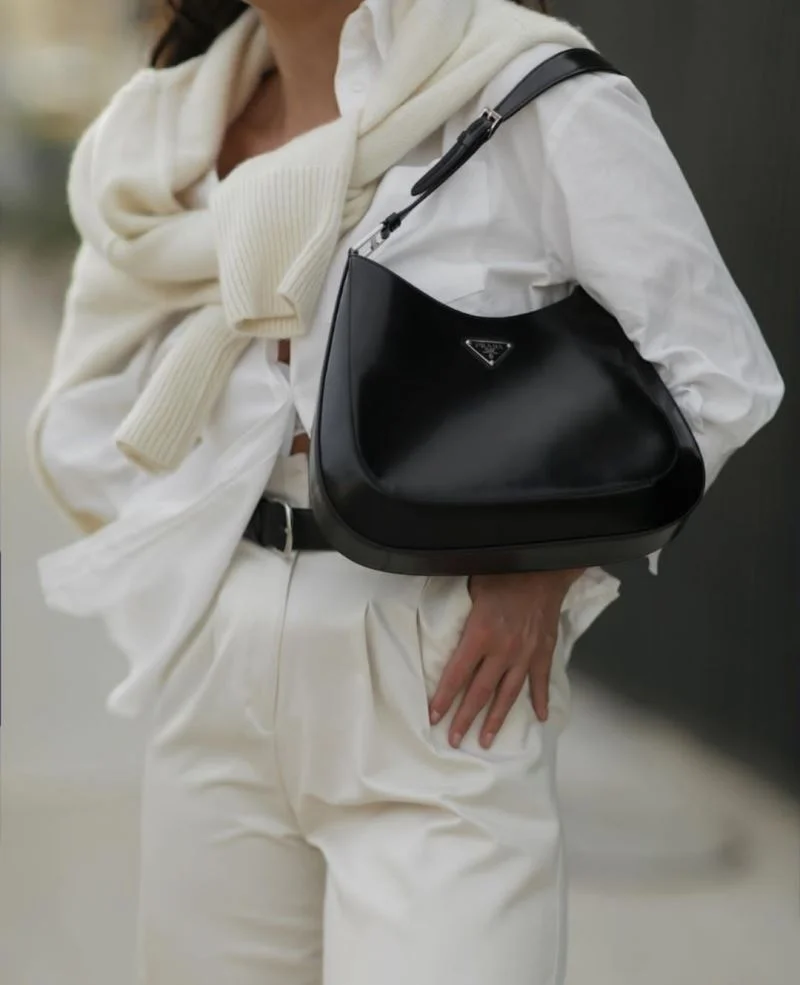 Prada Hobo Bags Vibrant 55637