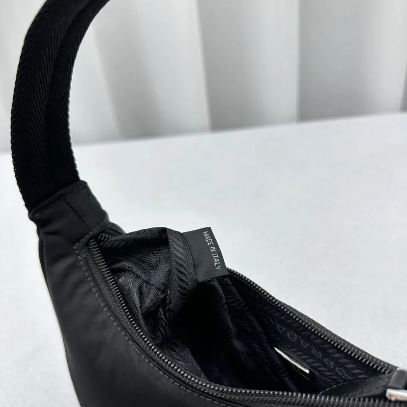 Prada Hobo Bags ZipUp 55632