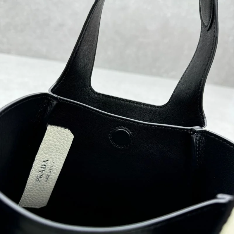 Versatile Prada Hobo Bags 55665