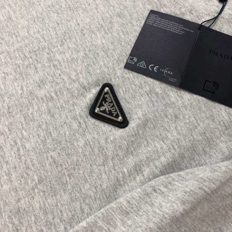 Prada Hoodies ComfortFit 171775