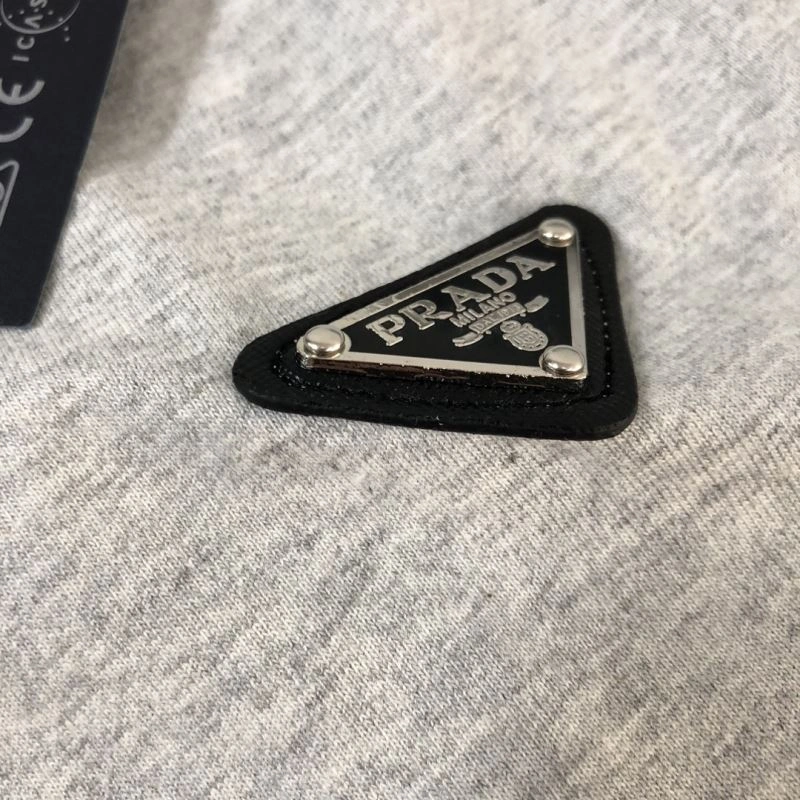 Prada Hoodies ComfortFit 171775