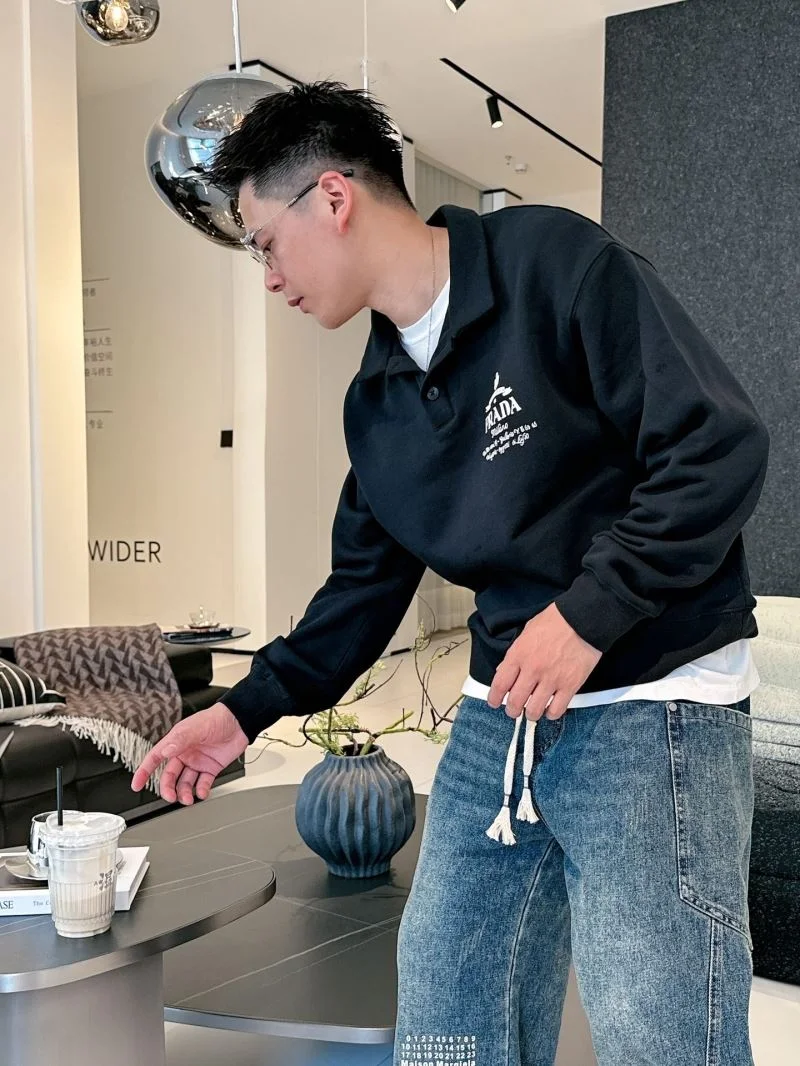 Modern Prada Hoodies 168334