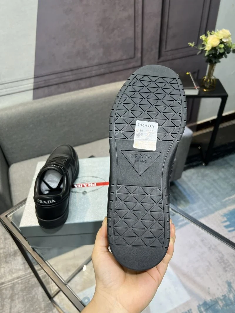 Prada Low Shoes Reliable 33966
