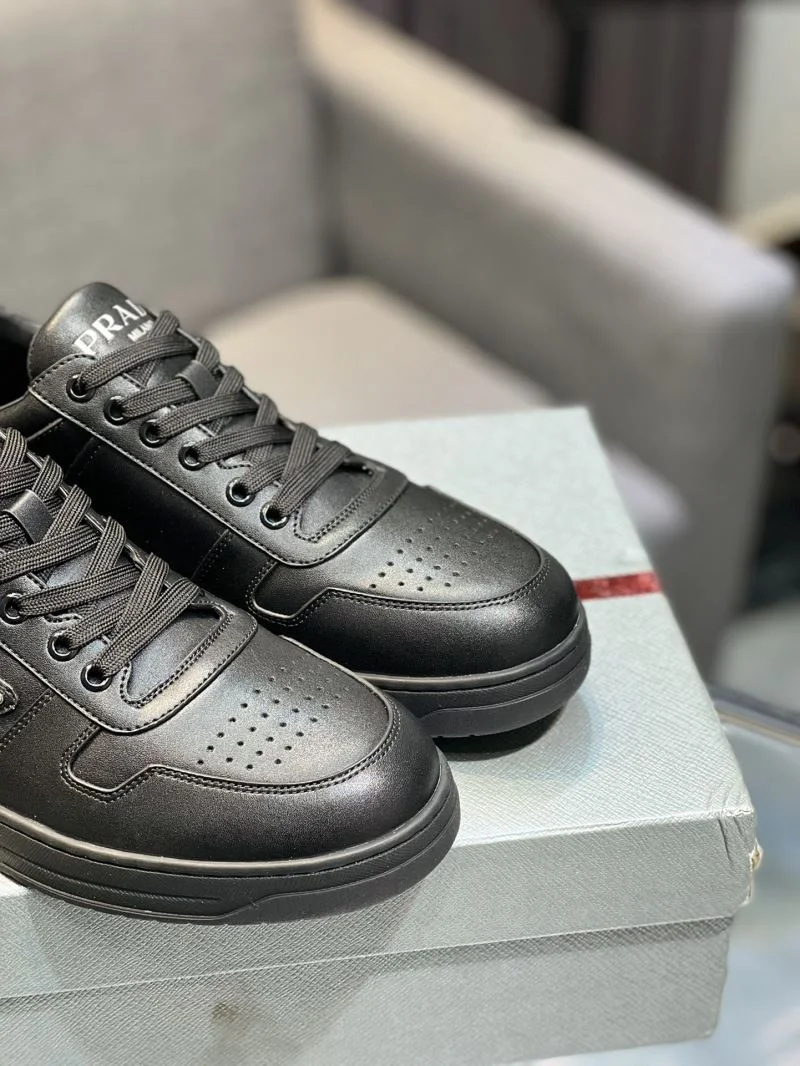 Prada Low Shoes Reliable 33966