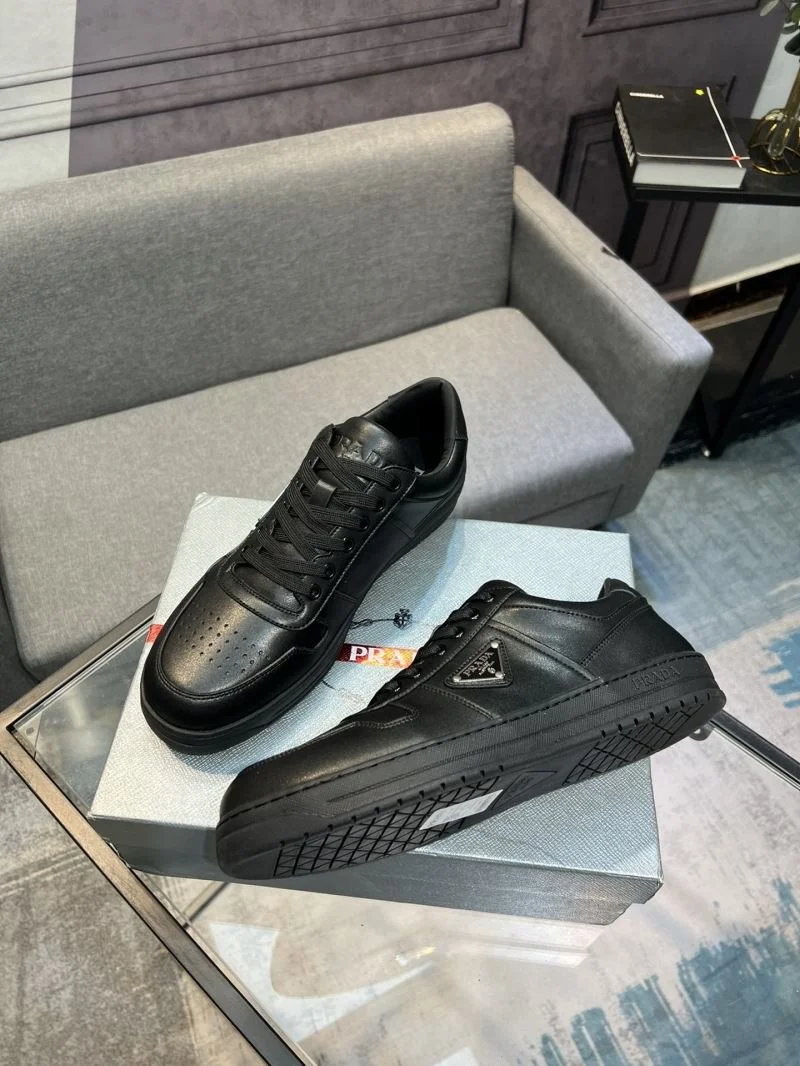 Casual Prada Low Shoes 33950