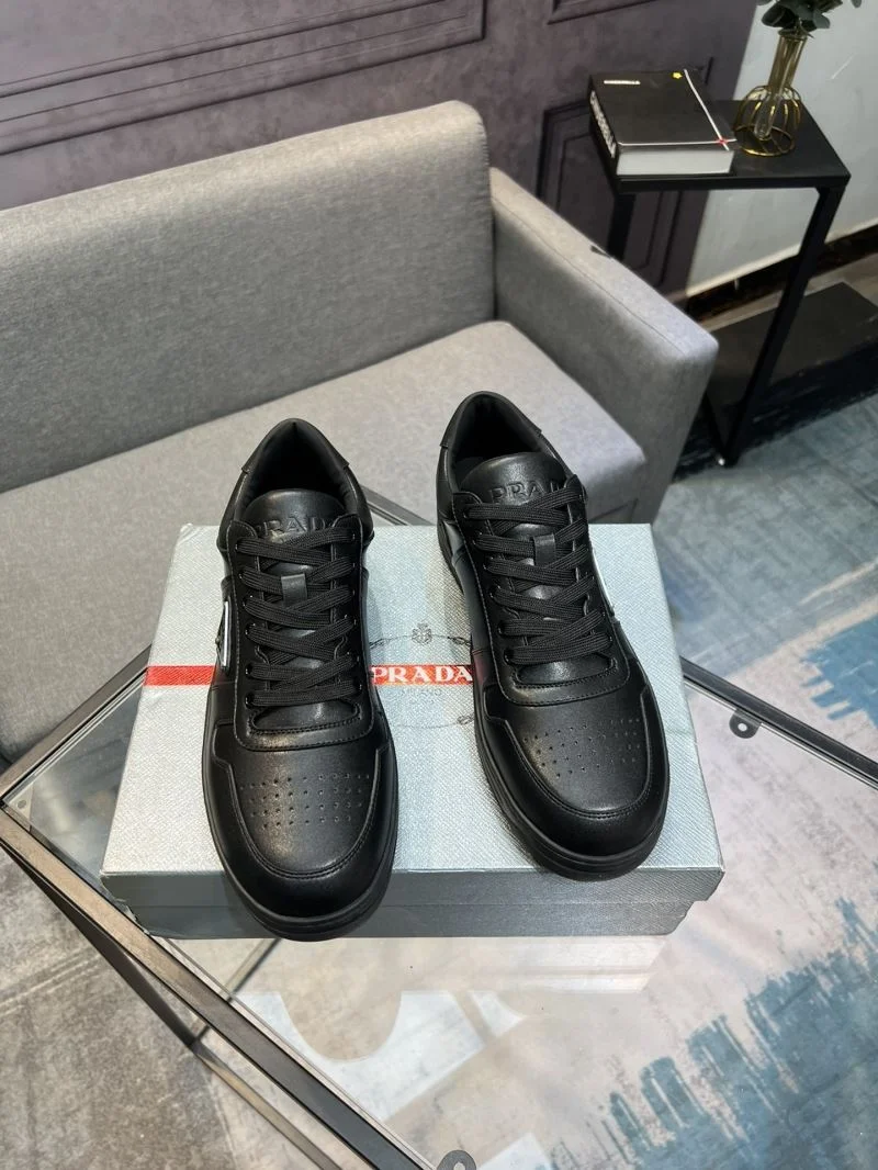 Casual Prada Low Shoes 33950
