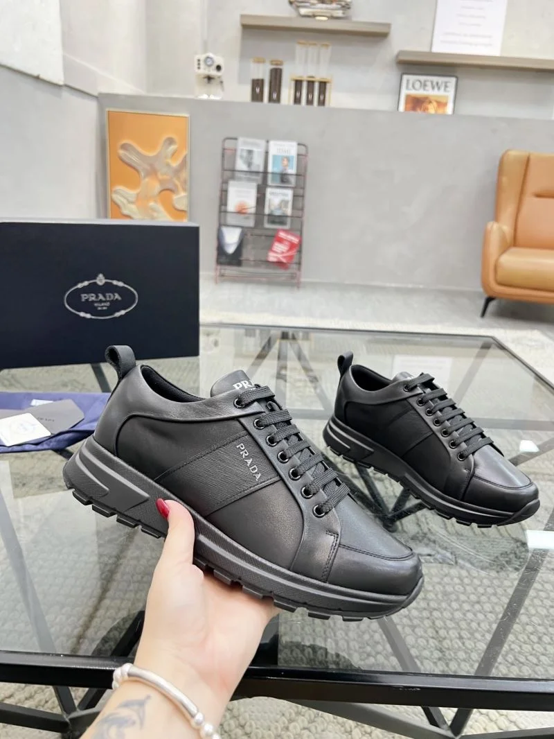 Prada Low Shoes Stylish 33975