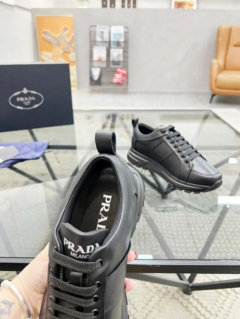 Prada Low Shoes Stylish 33975