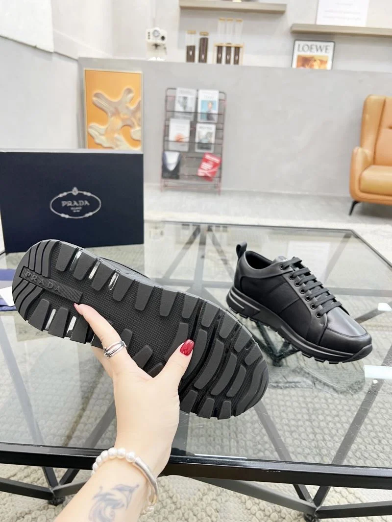Prada Low Shoes Stylish 33975
