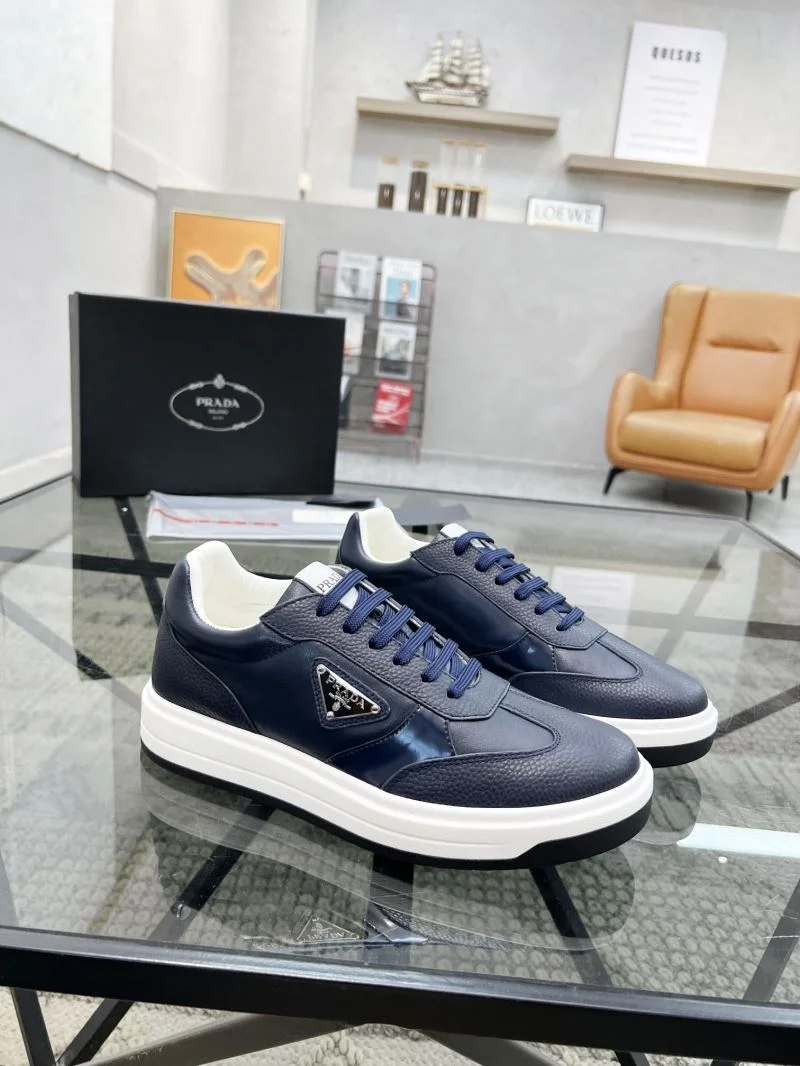 Classic Prada Low Shoes 33952