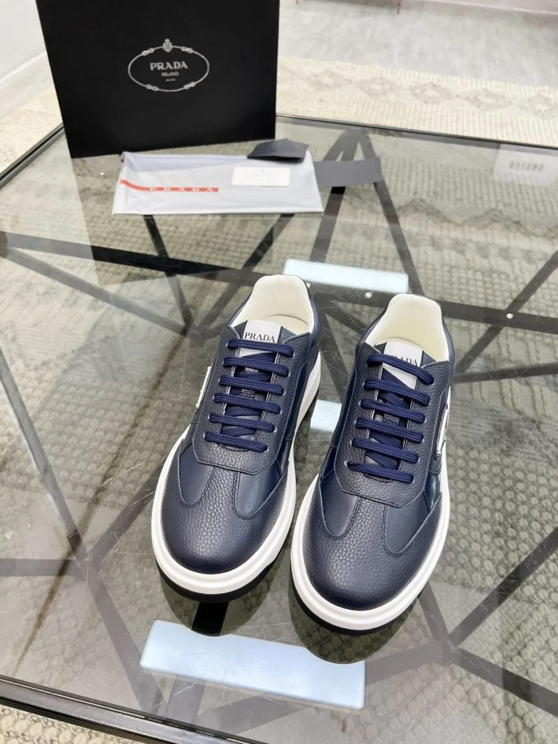 Classic Prada Low Shoes 33952