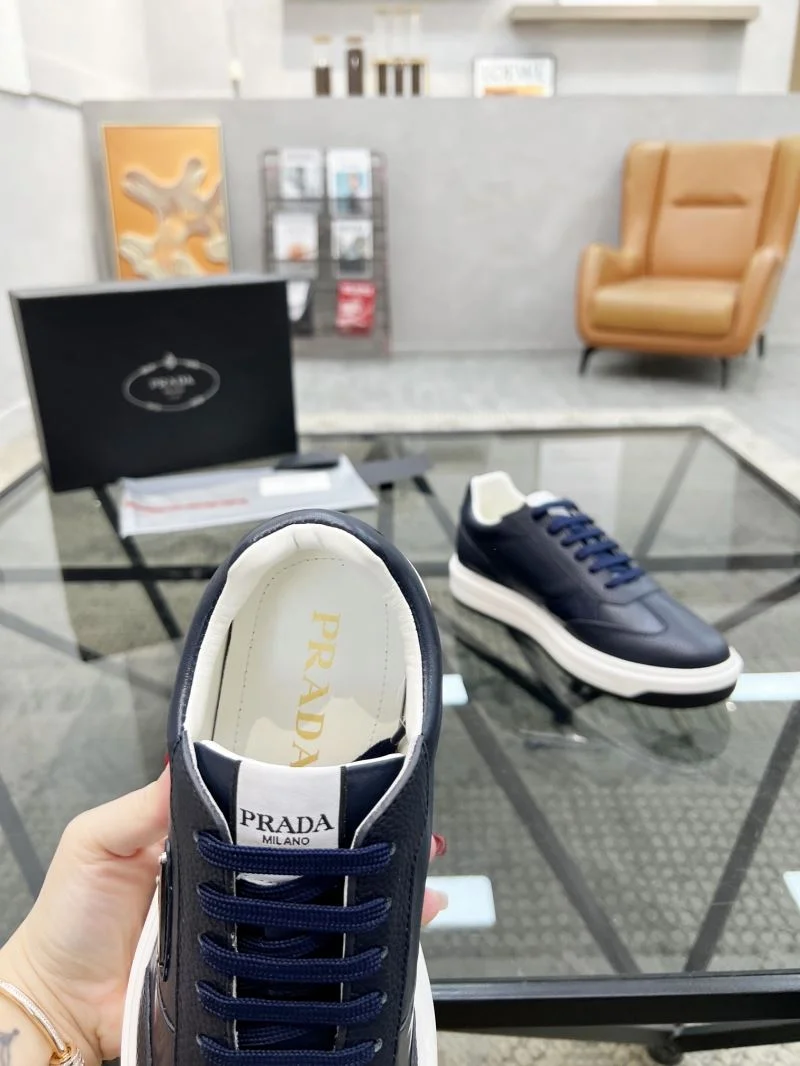 Classic Prada Low Shoes 33952