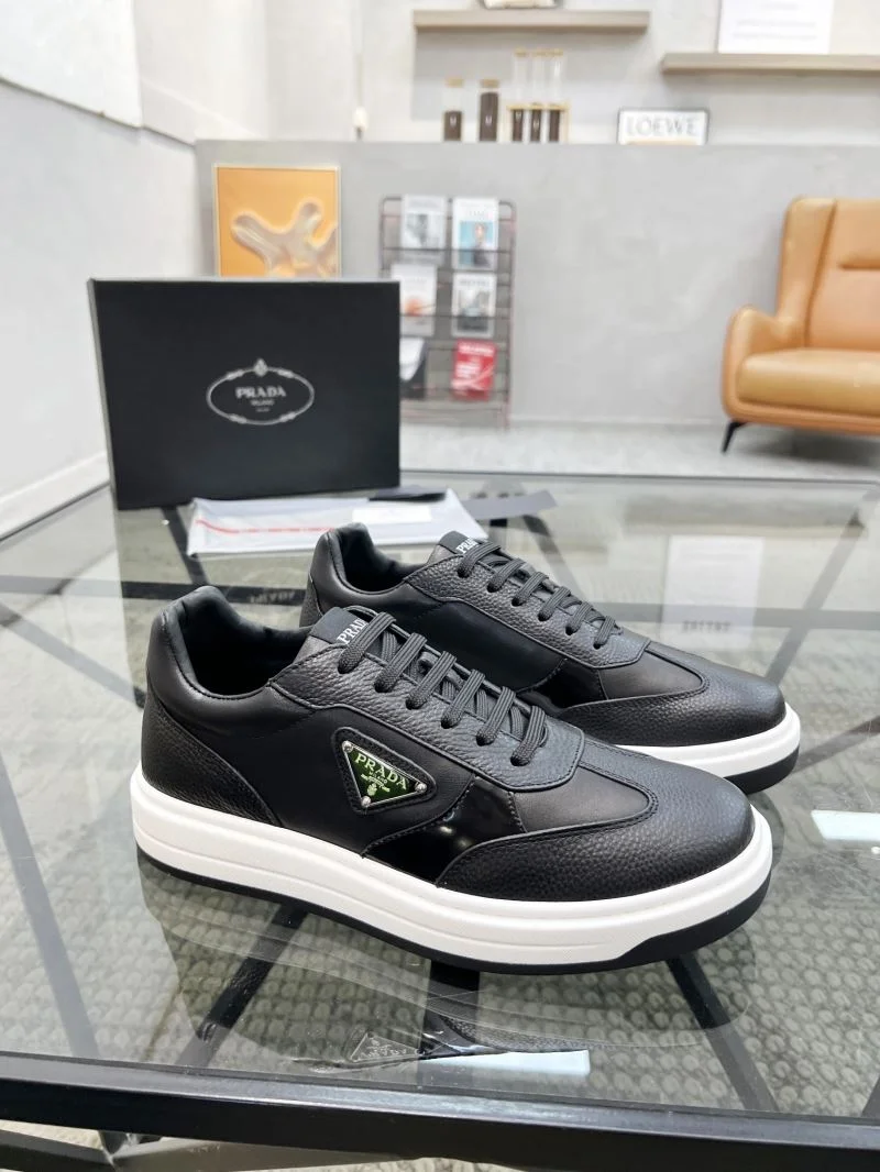 Durable Prada Low Shoes 33956