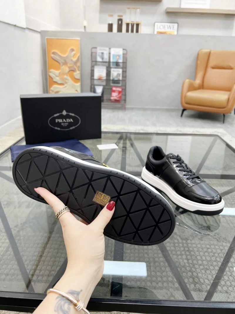 Bold Prada Low Shoes 33964