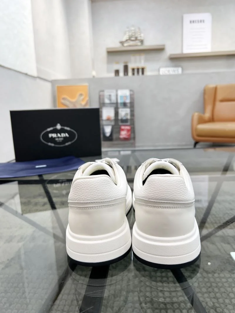 Prada Low Shoes WrinkleFree 33973