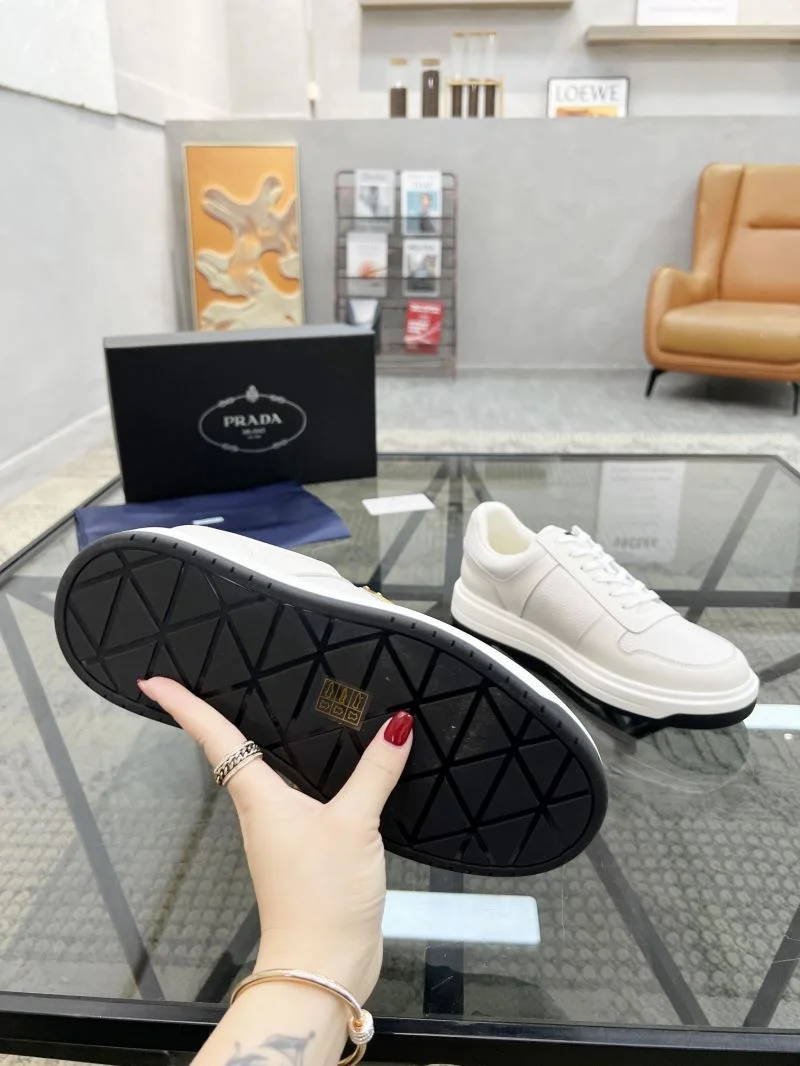 Prada Low Shoes WrinkleFree 33973