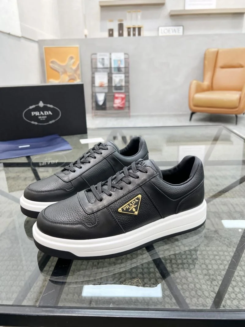Prada Low Shoes DailyWear 33961