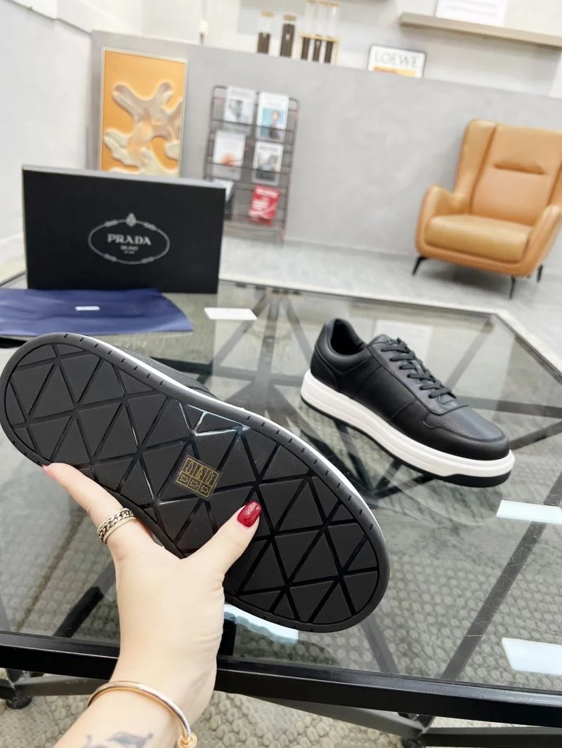 Prada Low Shoes DailyWear 33961