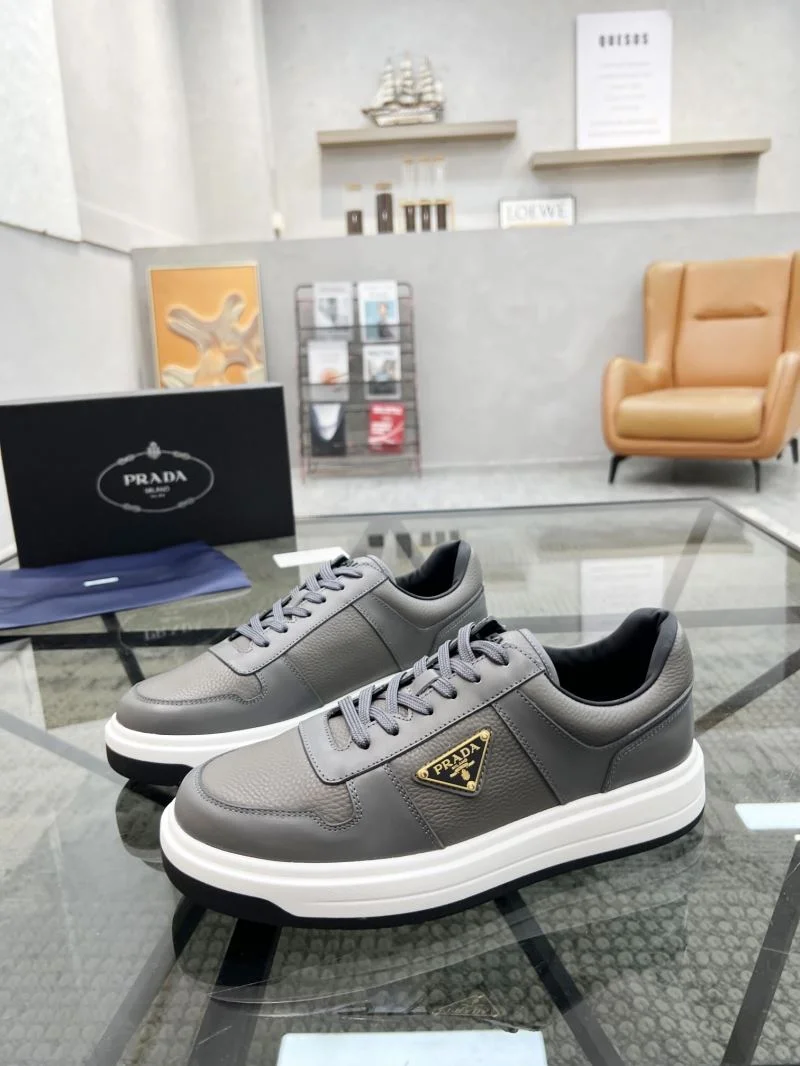 Effortless Prada Low Shoes 33977