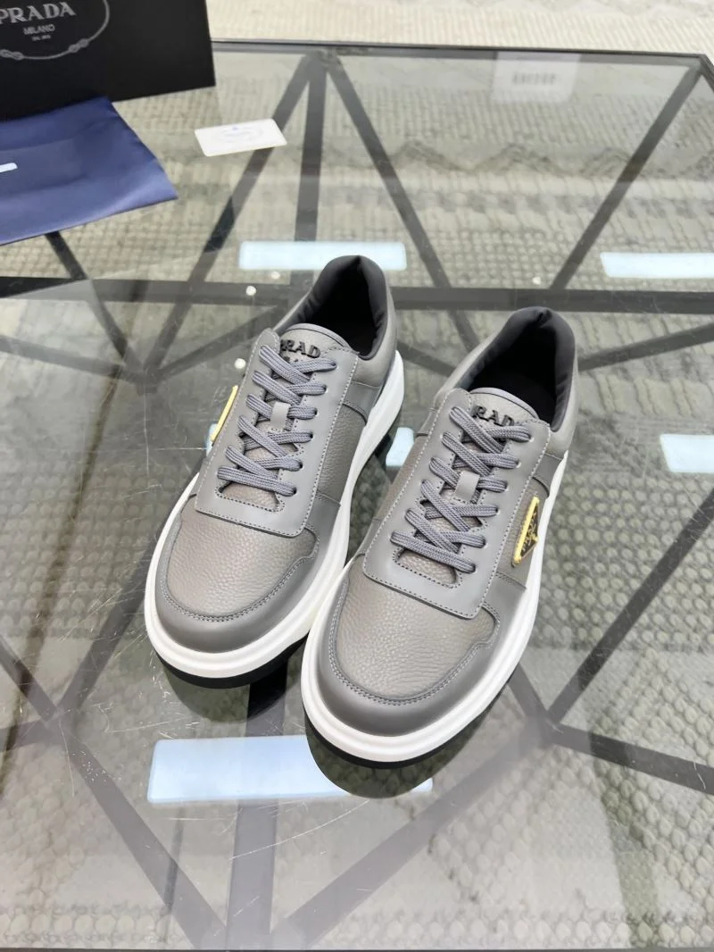 Effortless Prada Low Shoes 33977