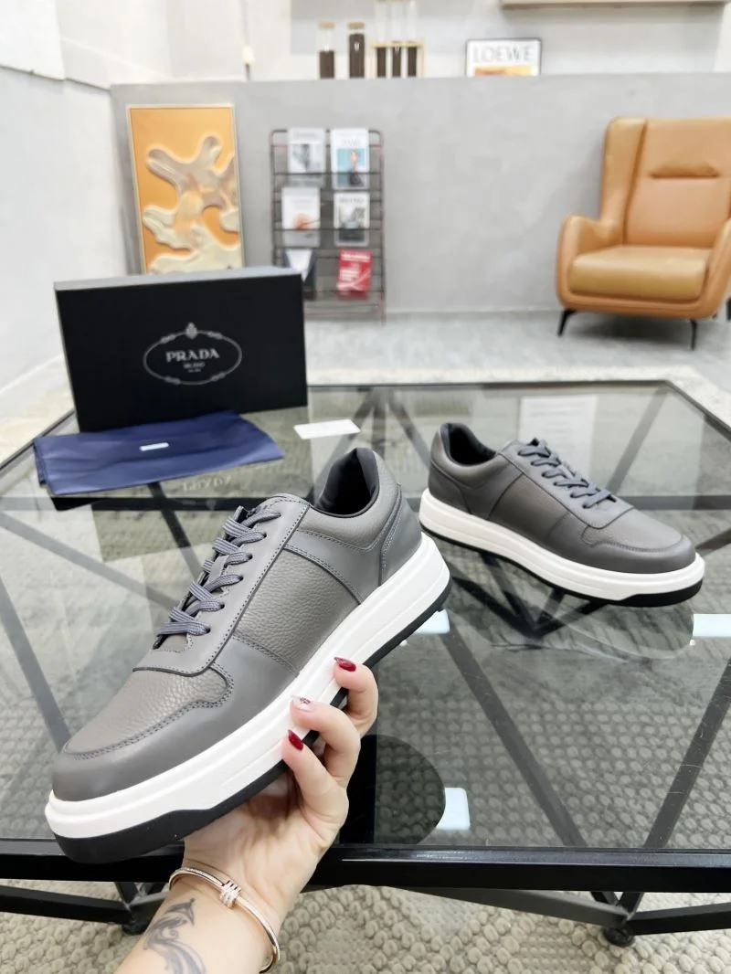 Effortless Prada Low Shoes 33977