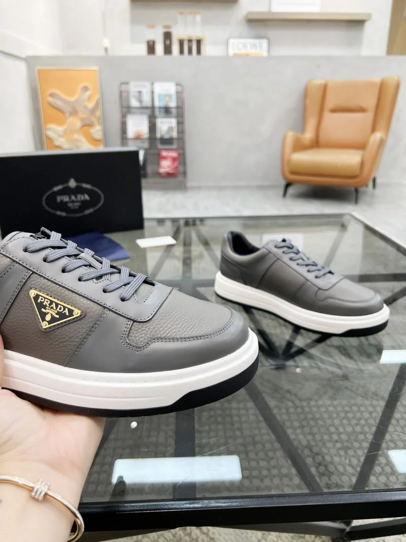 Effortless Prada Low Shoes 33977