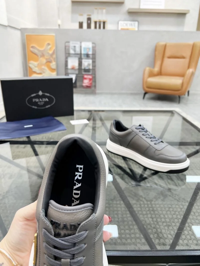 Effortless Prada Low Shoes 33977