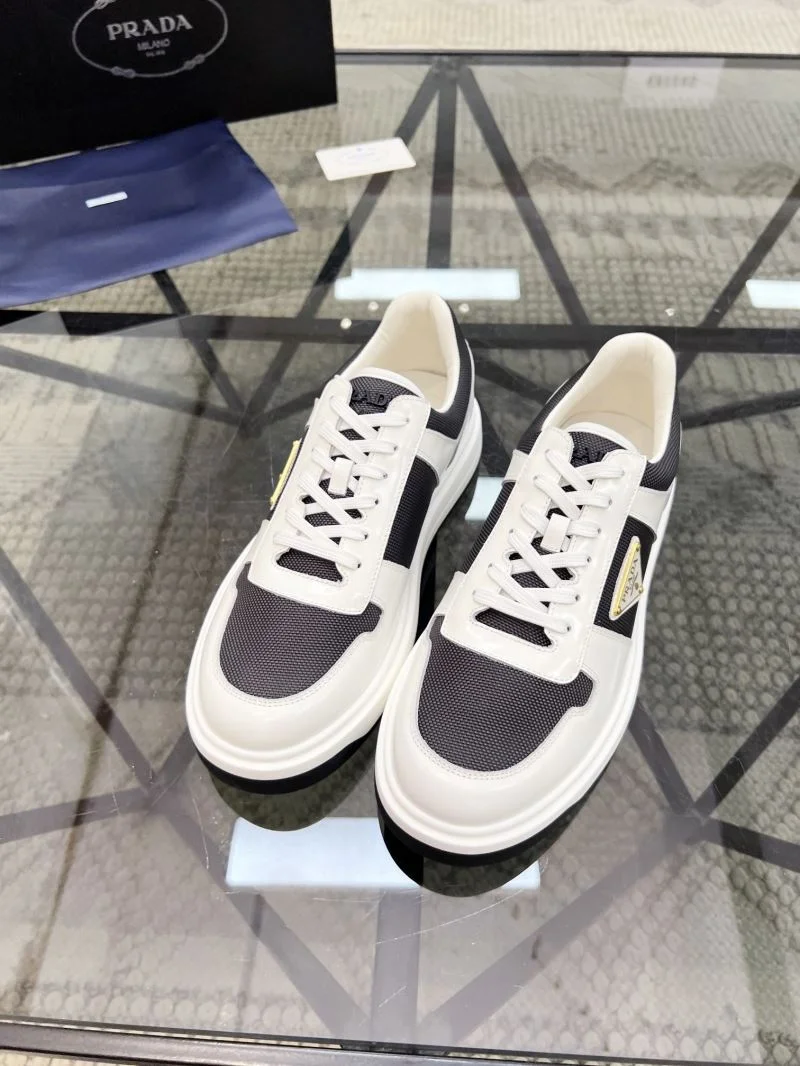 Prada Low Shoes Unisex 33970