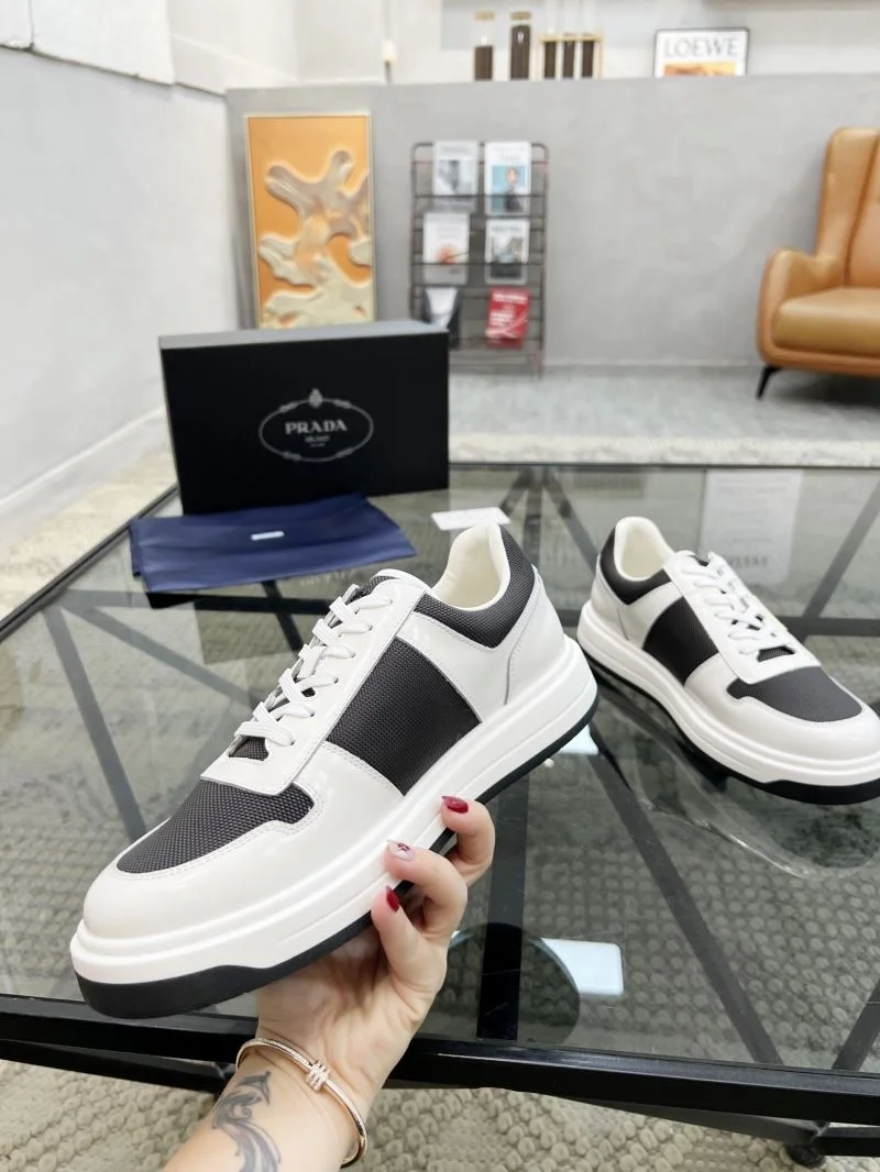 Prada Low Shoes Unisex 33970