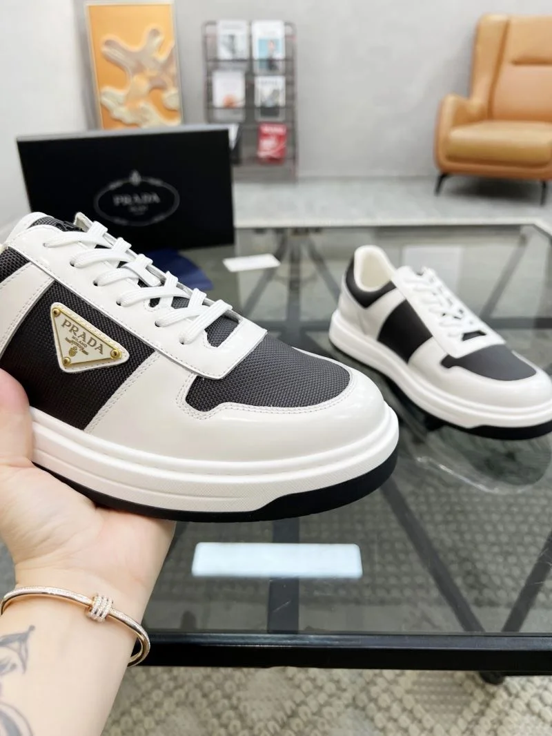 Prada Low Shoes Unisex 33970